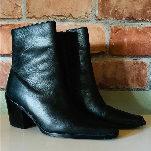 BCBGMaxAzria Shoes - BCBG MaxAzria black, leather ankle boots BCBGMaxAzria Shoes - BCBG MaxAzria black, leather ankle boots